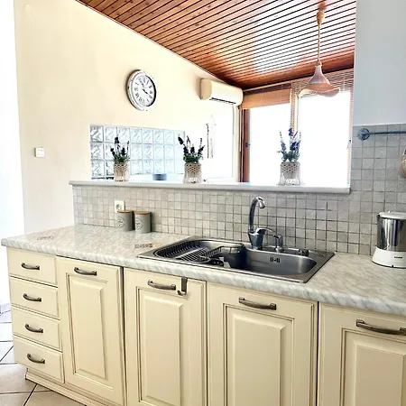 شقة Sun Loving House إرموبولّي